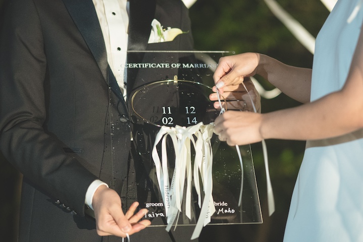 リボンを使った結婚証明アイテム