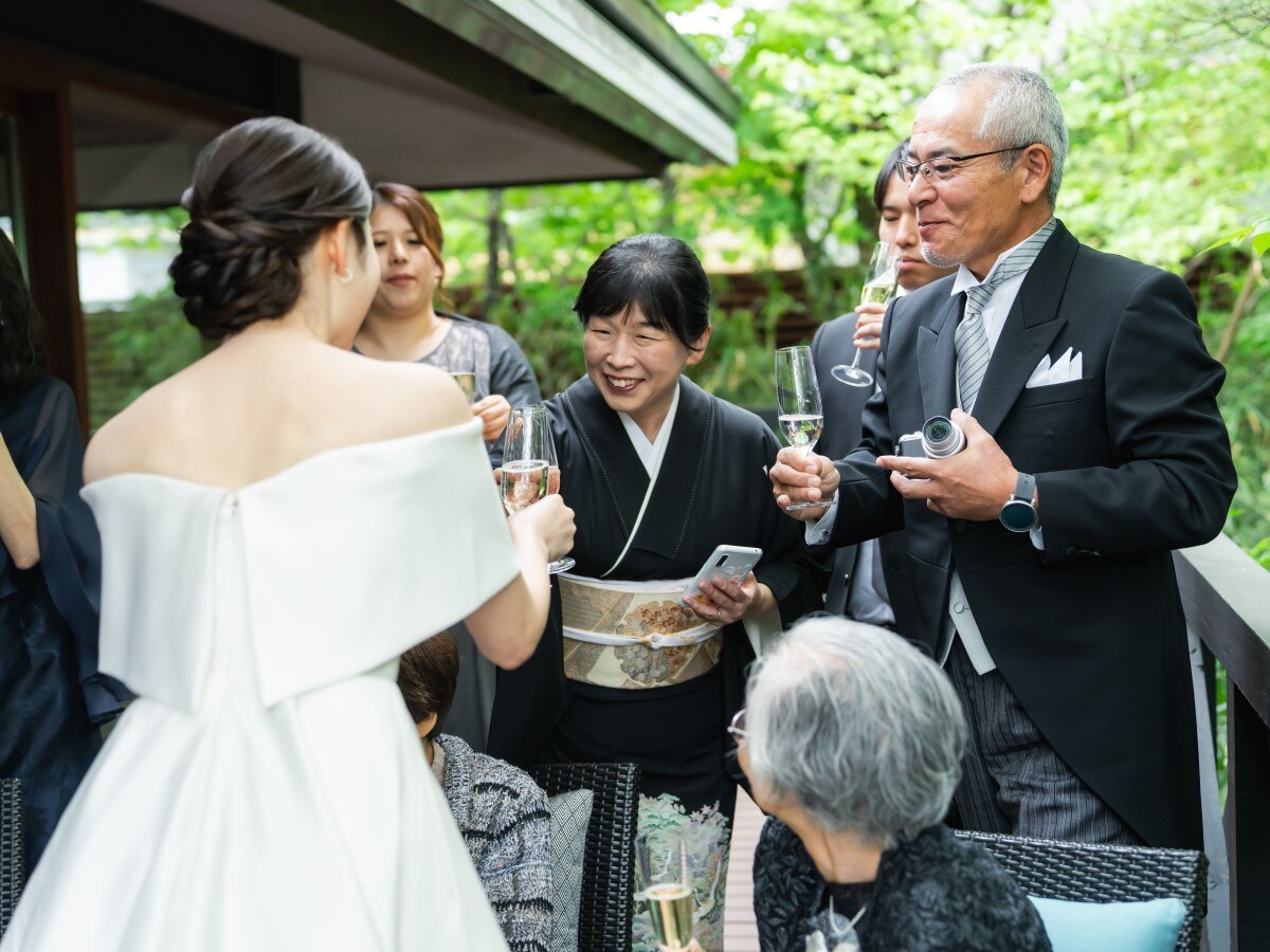 両家の家族がひとつになる瞬間