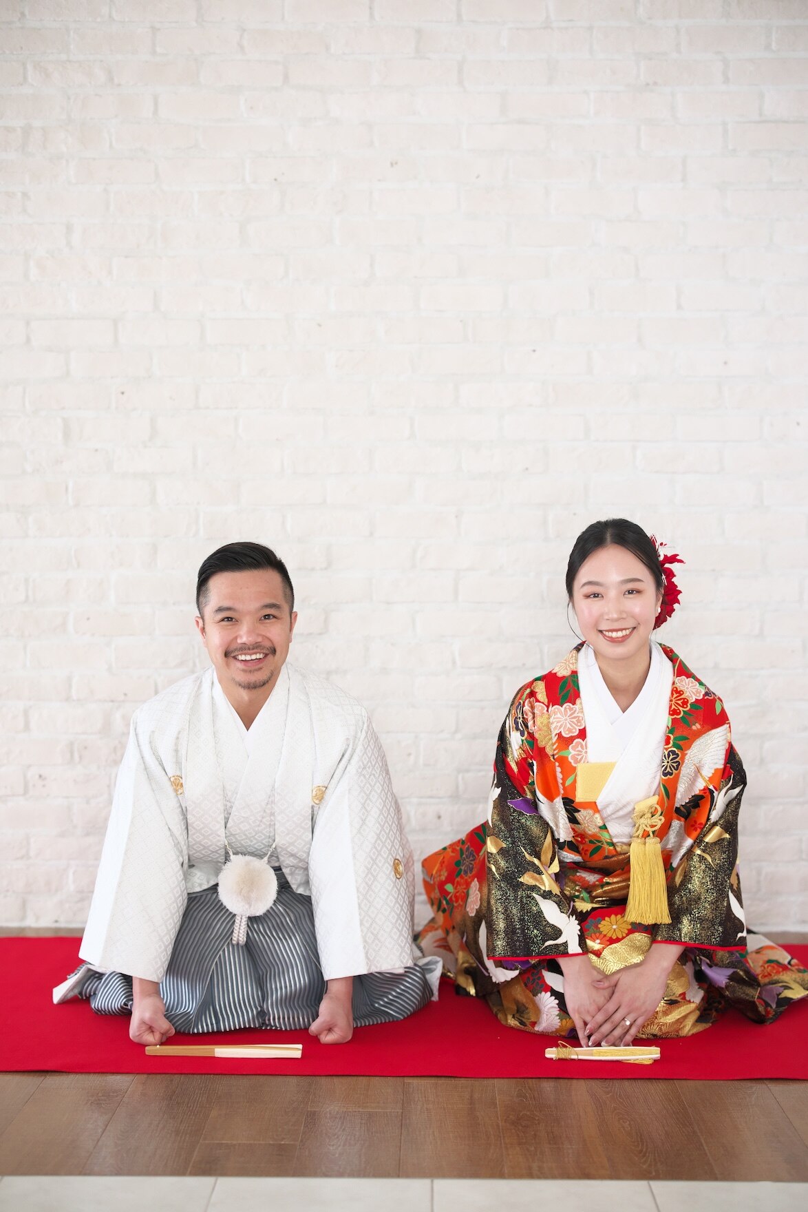 和装姿の新郎新婦